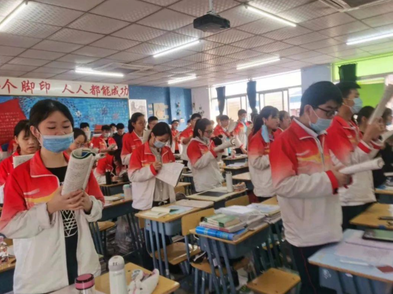 高考“最牛钉子户”成绩已出，25次也未能圆梦，明年他还会继续吗