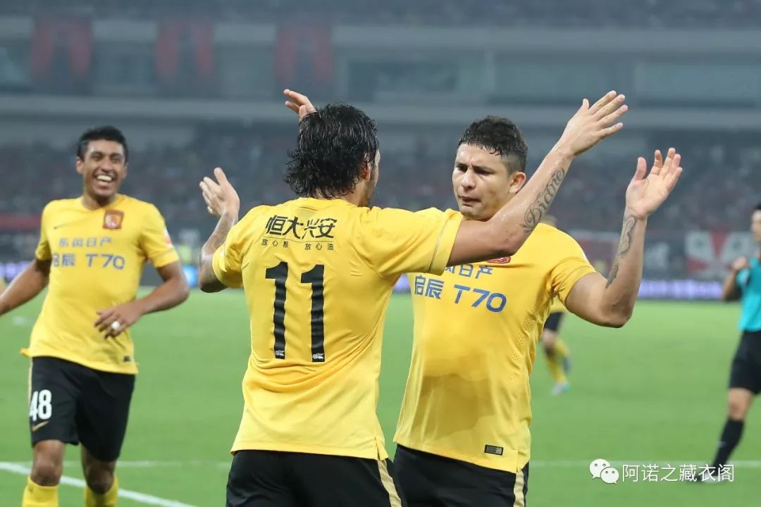 廣州恒大亞冠奪冠比賽視頻（穗月風云-17：2015廣州恒大再次奪得亞冠冠軍，聯賽衛冕卻更驚險 ）
