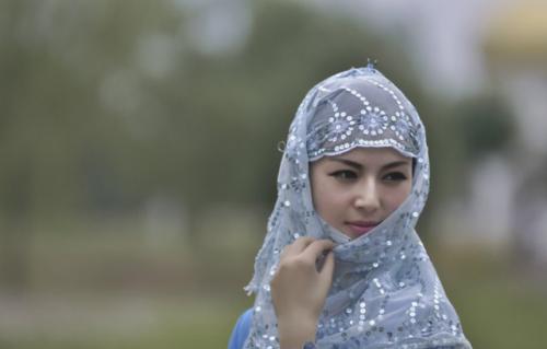 回族人长相特点(为什么回族姑娘都那么美)