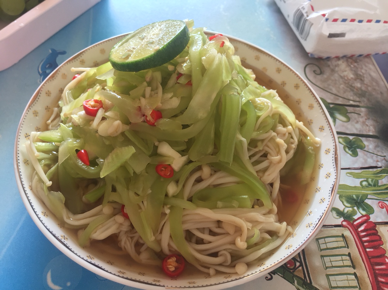 圖片[1]-【雞絲拌萵筍】做法步驟圖 夏天簡單做一下 好吃下-起舞食譜網