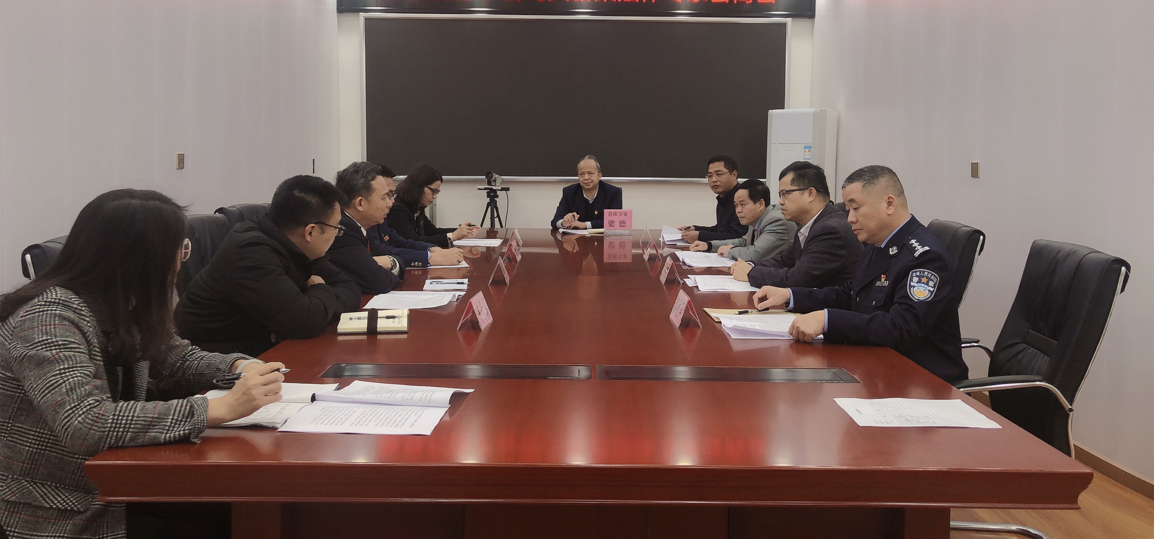 全国首创“首席法律咨询专家制度”化解重大涉稳案件