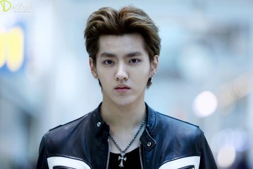 吴亦凡为什么会参加nba（遭全网封杀的吴亦凡，为何到今天才彻底“崩塌”？背后金主都有谁）