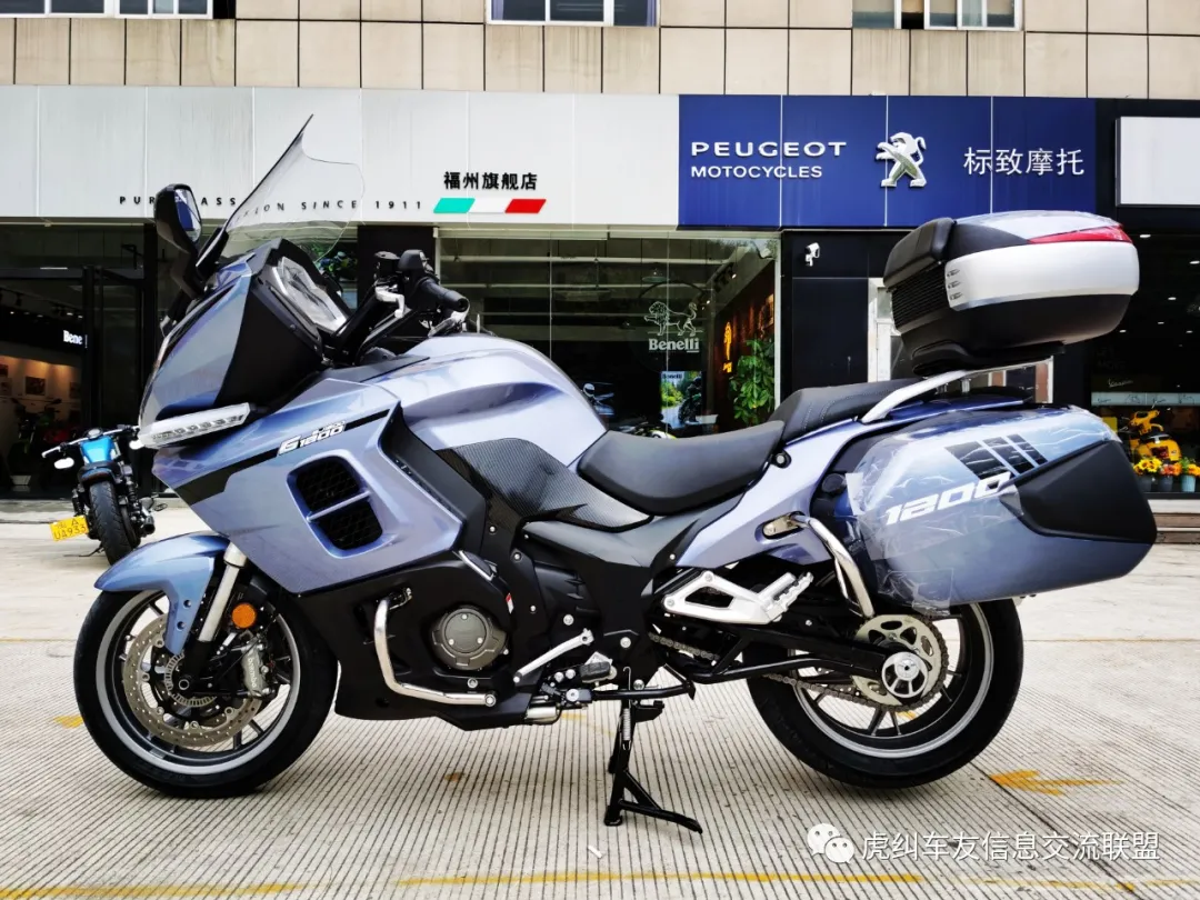 宝马rt1200(贝纳利福州旗舰店之巡航1200gt新车上市暨车主交车仪式