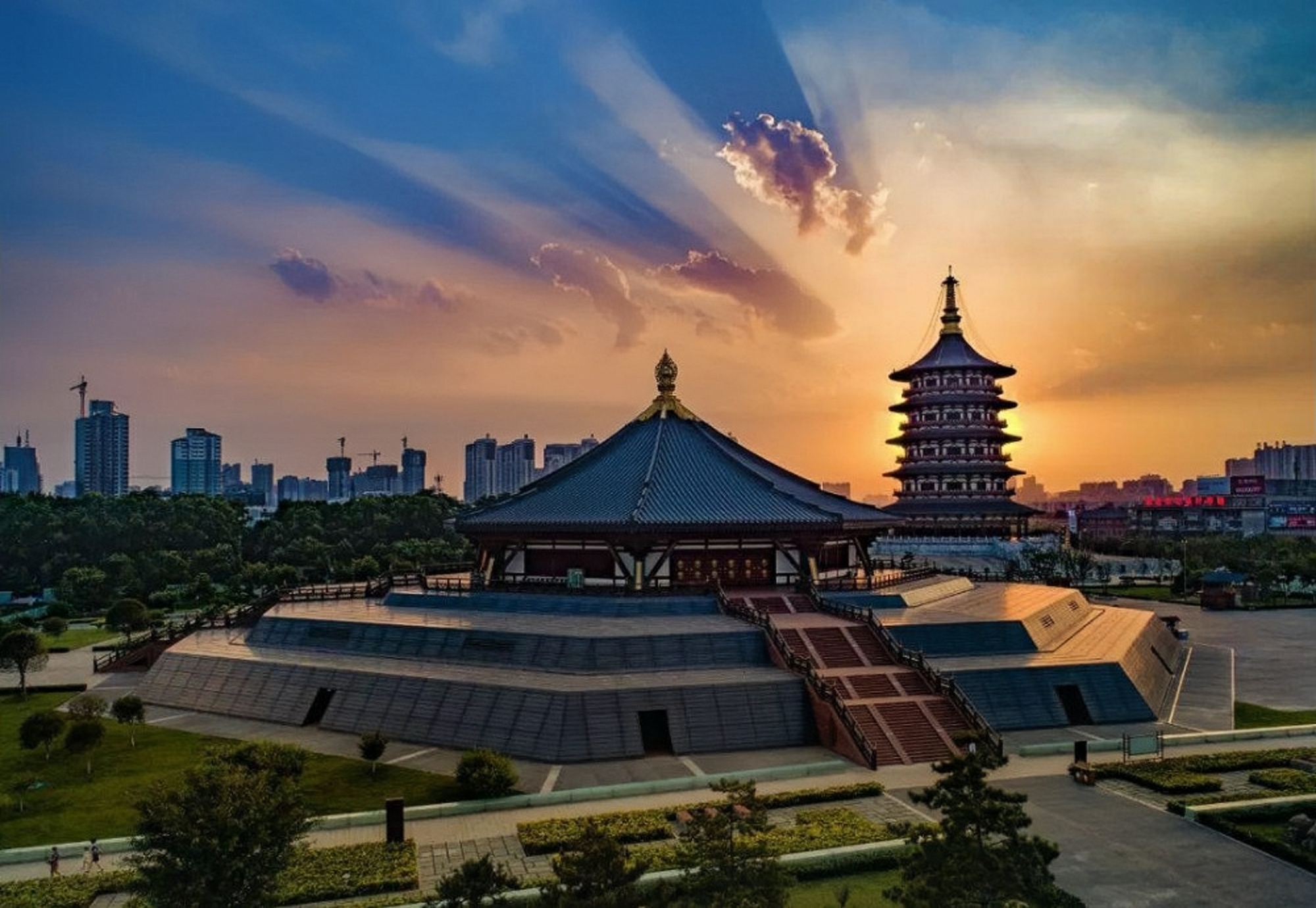 千古一帝排名：秦始皇、汉武帝、唐太宗、宋太祖、元世祖、明太祖、清圣祖。