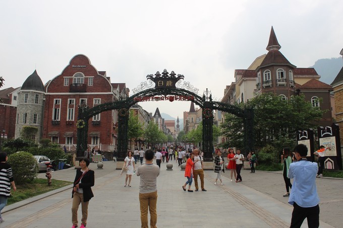 四川彭州白鹿镇二日游“最牛教学楼