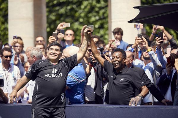 为什么没拿世界杯可以当球王（为什么说C罗跟梅西都不能称作球王）