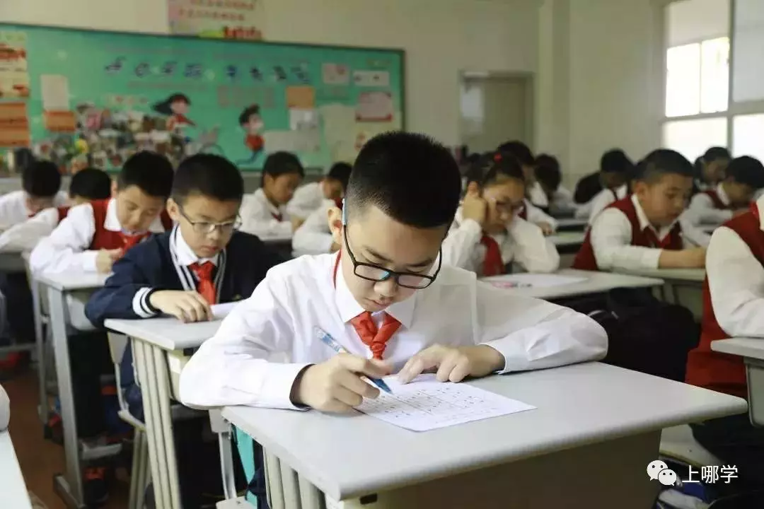 上海这10所私立学校校服太漂亮了！每一张都是高颜值