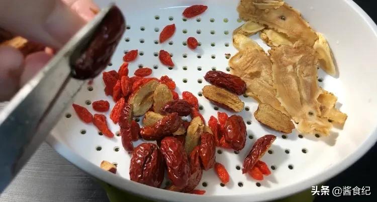 女人进补，常做这6道“元气汤羹”，早上来一碗，暖暖的过秋冬