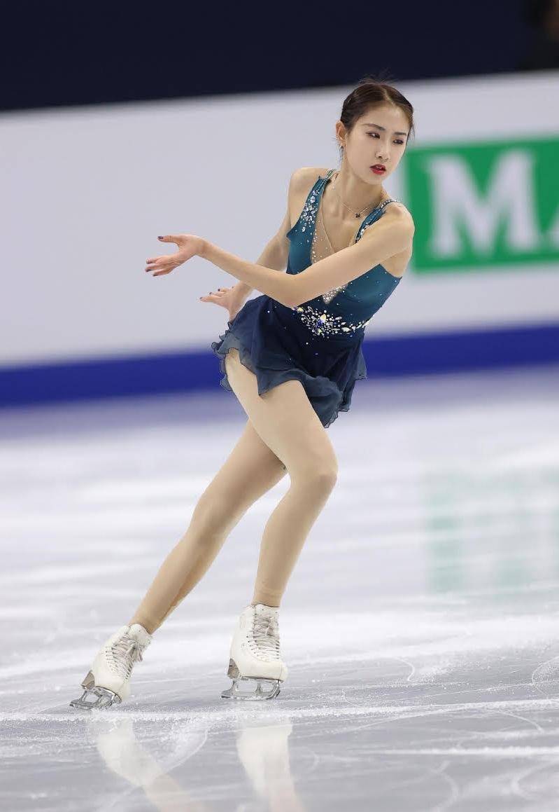 女明星看过世界杯(翩若惊鸿陈虹伊,长腿女神惠若琪,国家队美女运动员