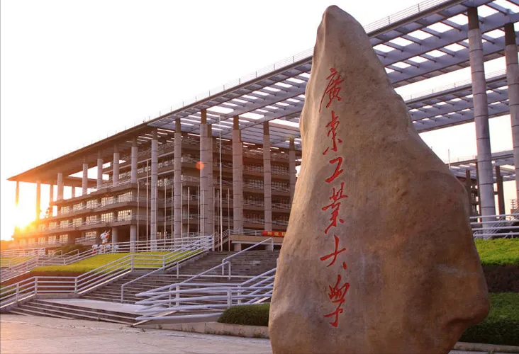 果断收藏！这18所“双非”高校美术专业实力不输“双一流”大学