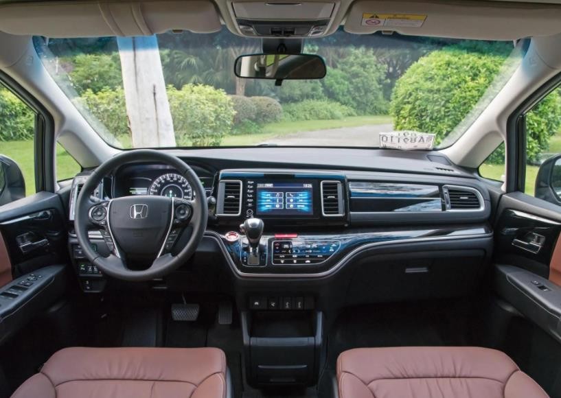 除了现象级的丰田赛纳 30万级别还能选哪些热门MPV