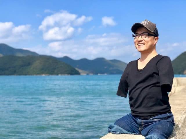 天生没有四肢，婚内出轨5人，交小20岁女友，日本美女就这审美？