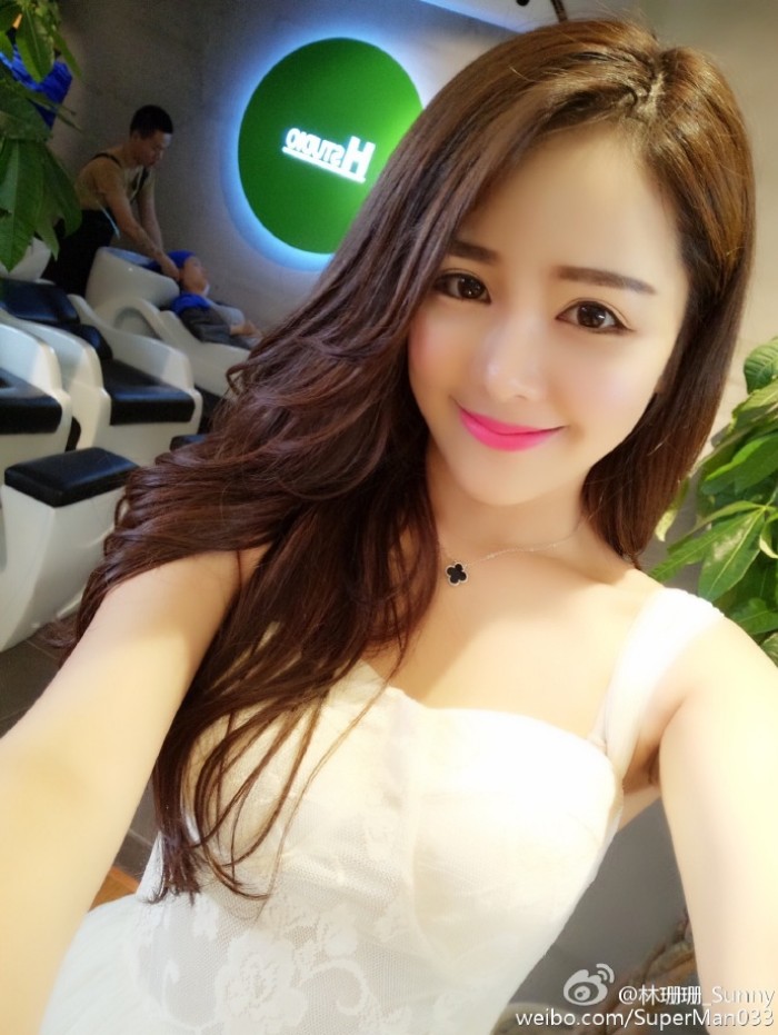 她是雪梨、林珊珊背后的真正推手，小妹的相却有大姐的范