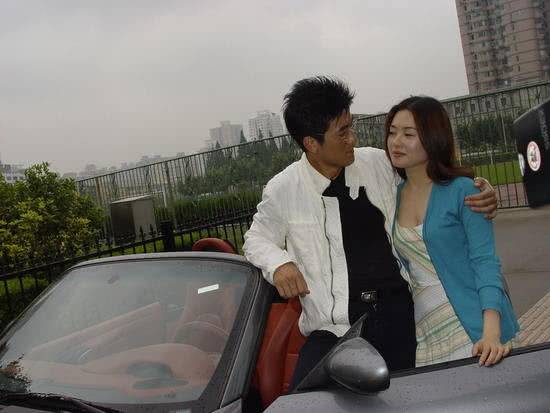 2005年，李丽珍与杨子演过电影，豆瓣只有2分，真是毁了美人！