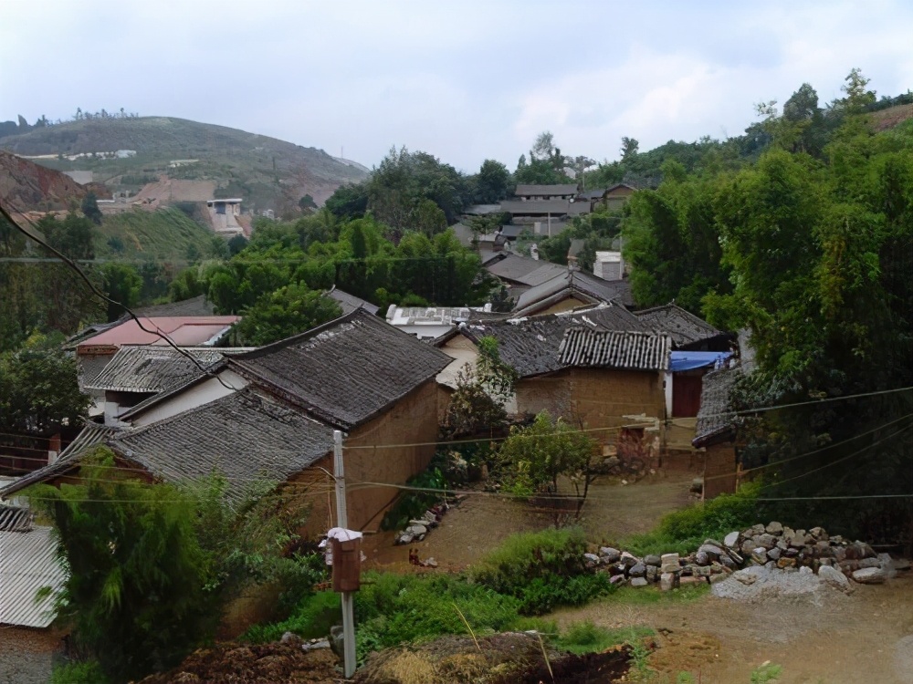 山村惊现千年古墓，墓中出土“蓝色人骨”，难道真的有蓝色人种？