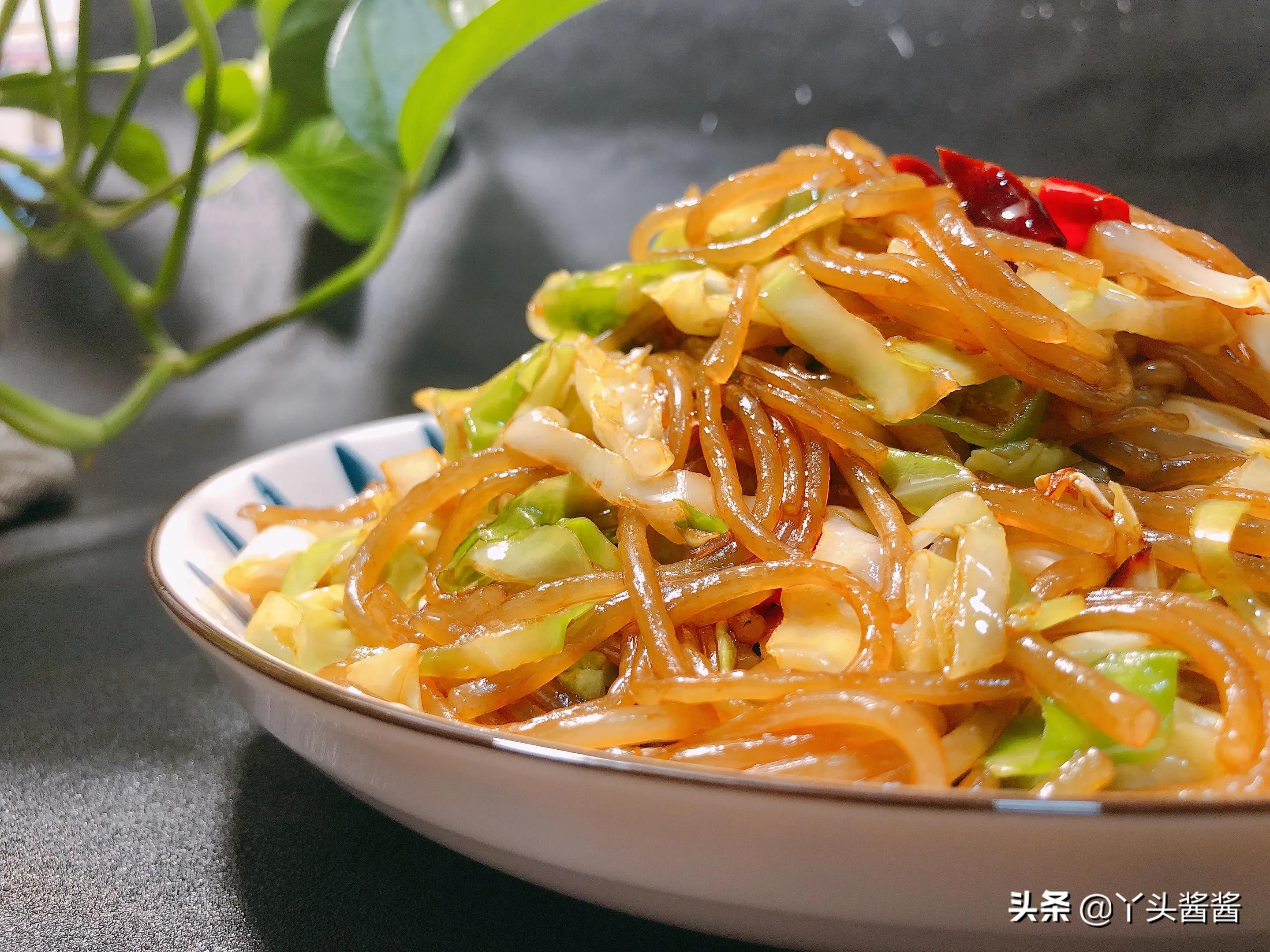 包菜炒粉条做法