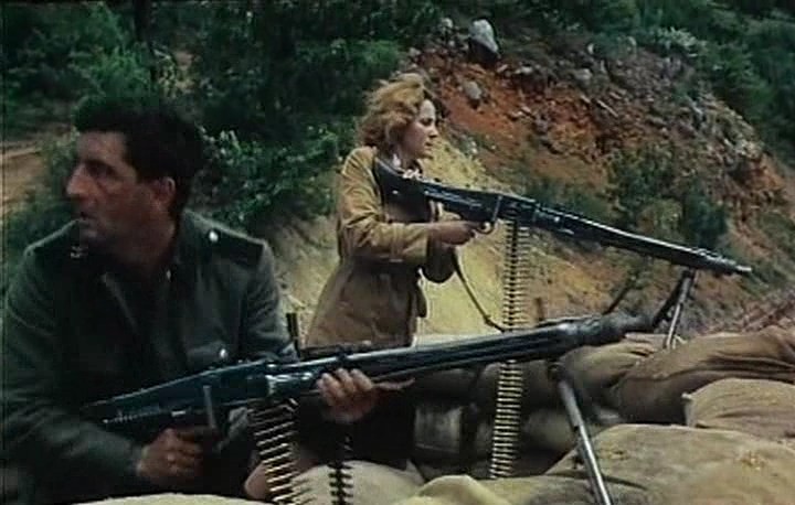 南斯拉夫战争电影《桥》：人手一支MP40，三联高射炮完美穿越