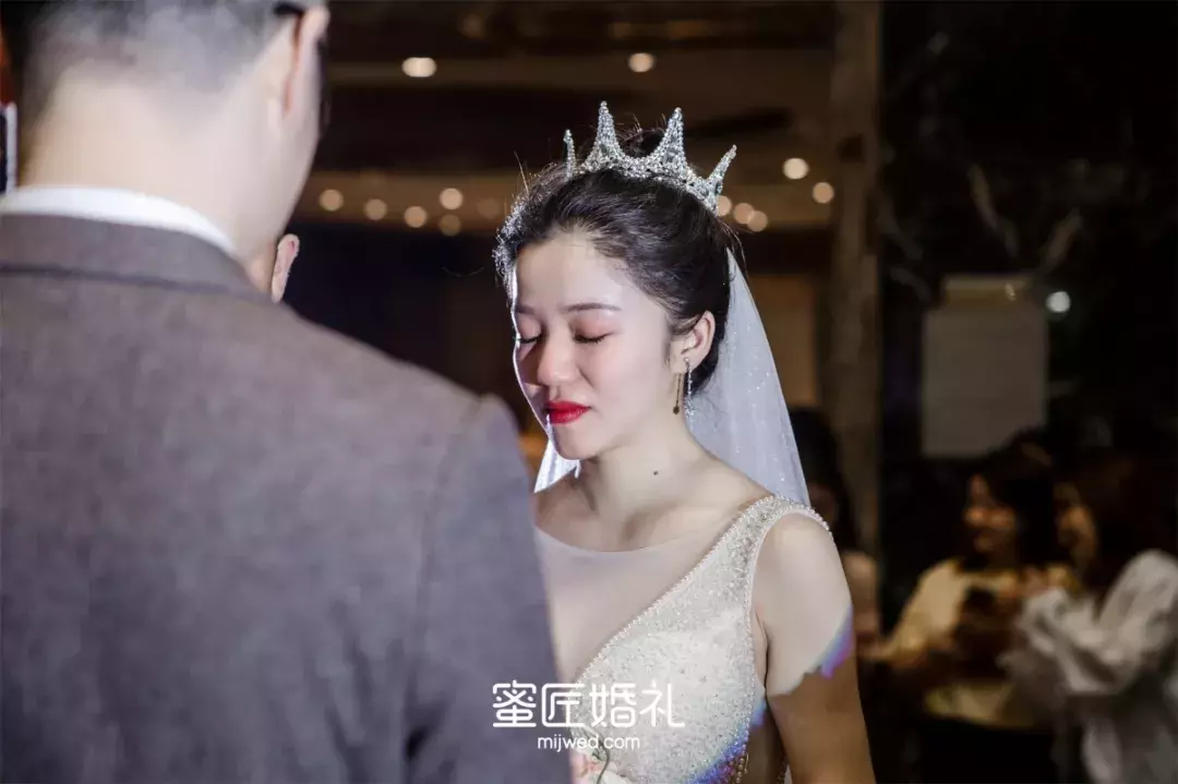 婚礼四大金刚（婚礼四大金刚提前多久预定）-第18张图片-科灵网