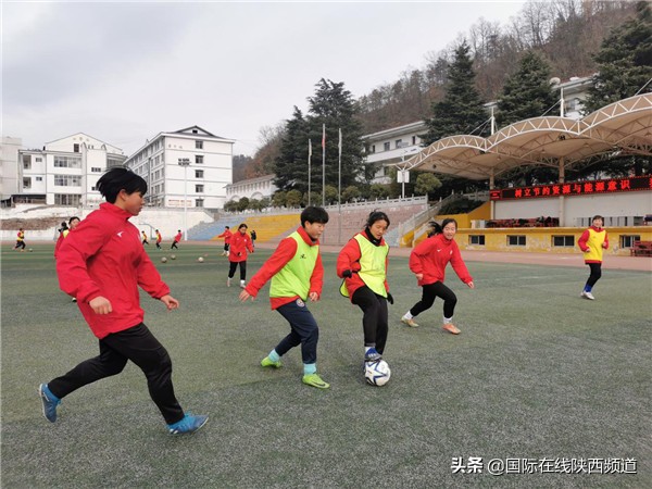 二级足球运动员可以单招哪些大学(汉中市留坝县：“校园足球”让梦想照进现实)