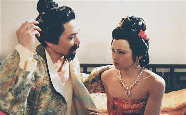 揭秘秦可卿身世之谜，这位红楼美女为何会惨死天香楼？