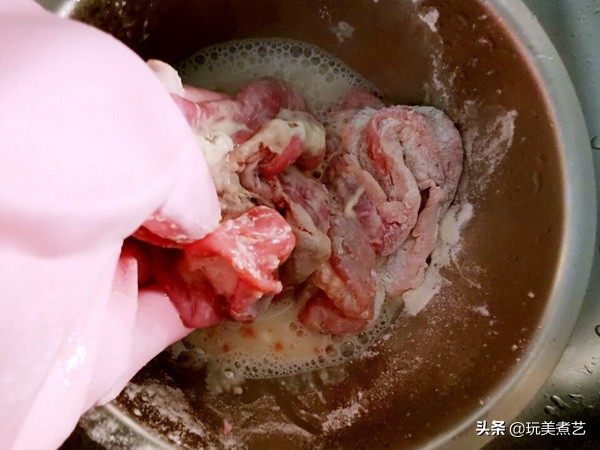 小肠好吃，不好洗，用了妙招，解决烦恼，一菜还能两吃