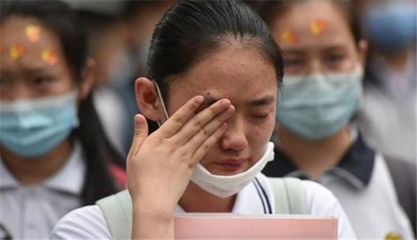 家里没有电脑，高考填报志愿怎么办？不用去网吧在家就能操作