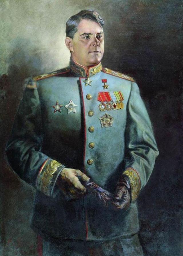 “雷公爷”刘亚楼顶撞毛泽东，毛主席却说：他说了算吧，我管不了