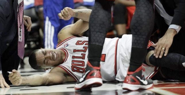 為什么nba球員受傷不能扶（NBA球員受傷最嚴重的一次，有的因傷病提前退役，無法回到球場）