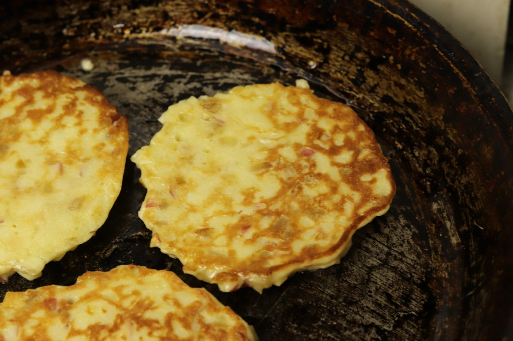 苹果饼的做法家常做法（香甜软糯早餐饼做法简单）