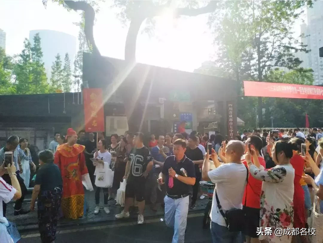 “我的儿子一定能上四七九！”今天，12万考生，决战中考