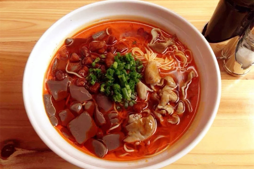 中国25地特色汤面做法大全：一碗鲜香吃遍南北风味
