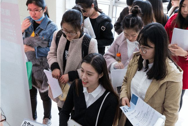 铁路很吃香的5个专业，好就业薪资待遇高，有机会拿到铁饭碗