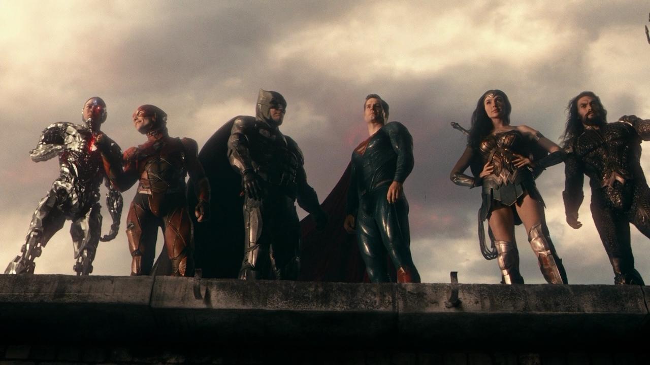 《正义联盟》曝光三部曲剧情，超人黑化，闪电侠、蝙蝠侠穿越时空