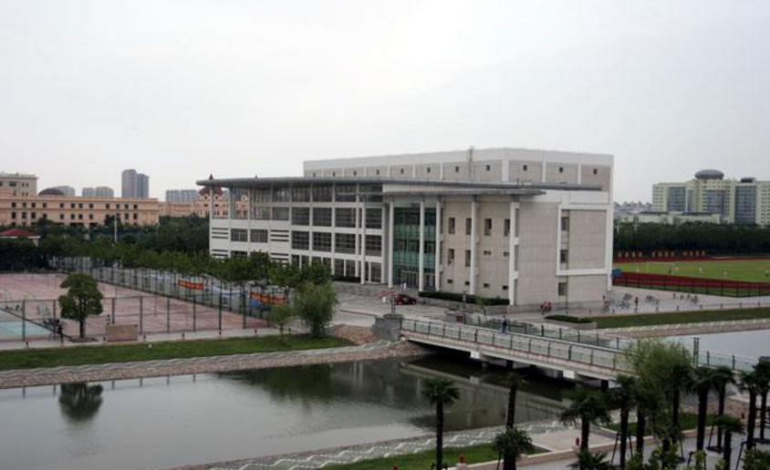 东北地区臭名昭著的“野鸡大学”，听着校名高大上，其实很坑人