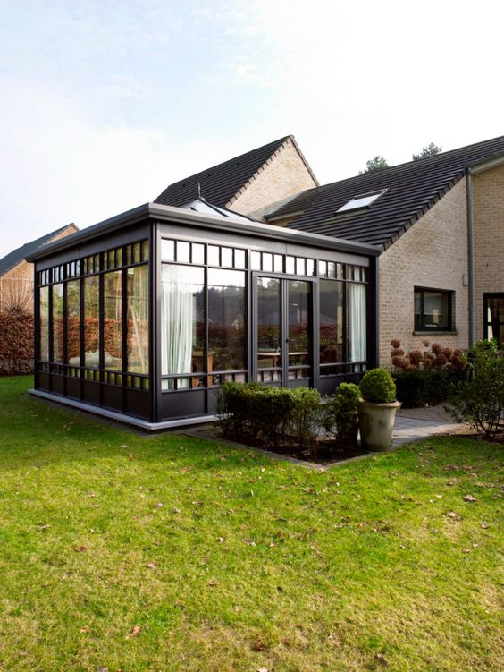 阳光房合集:玻璃房解决了业主对花园庭院担心的问题,好看又实用