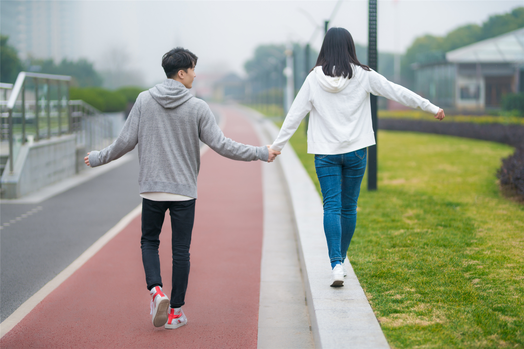 给已婚女人的建议，老公若是背叛了感情，时间会给他最好的惩罚