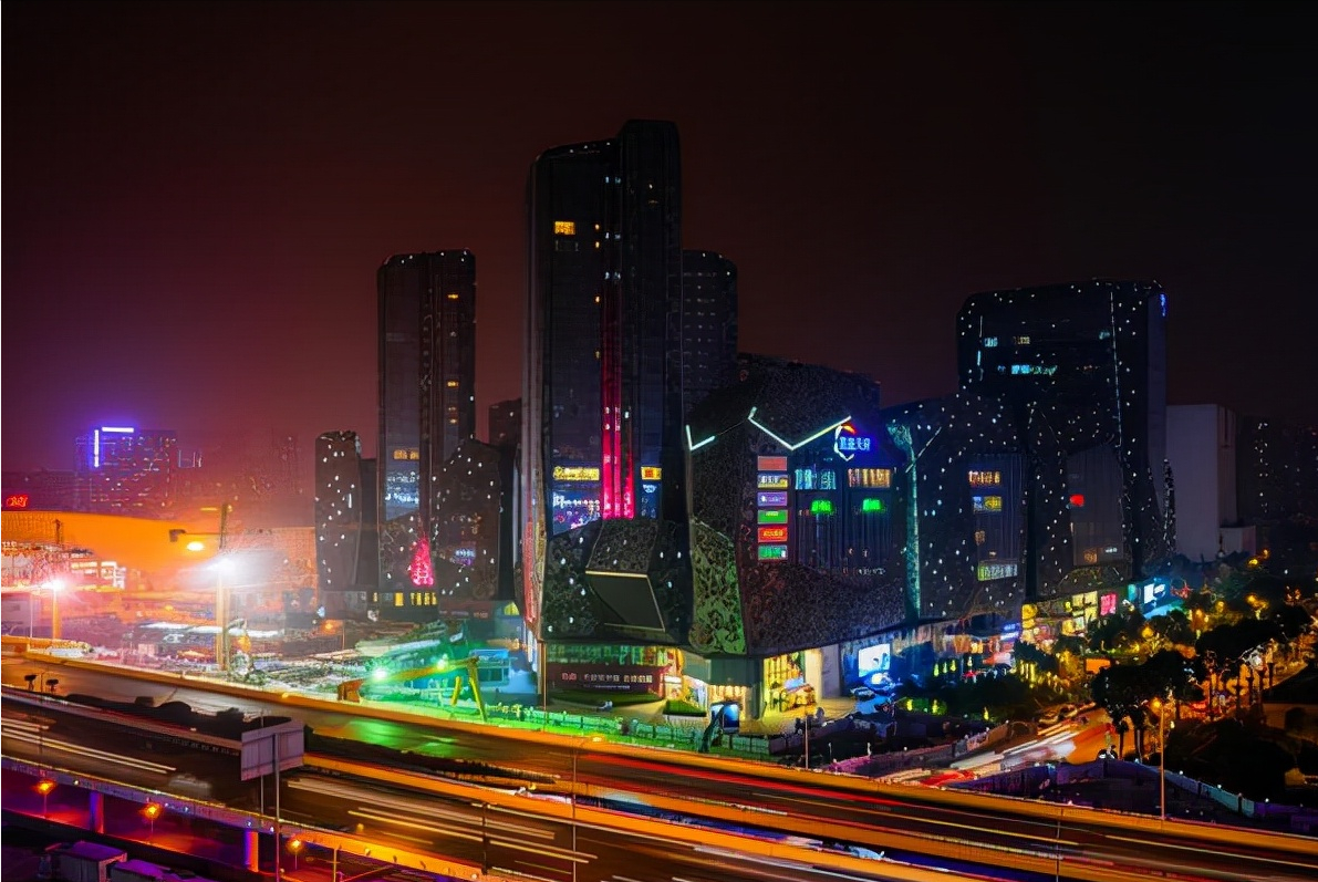 四川传媒学校怎么样（四川2所大学毕业证一文不值）