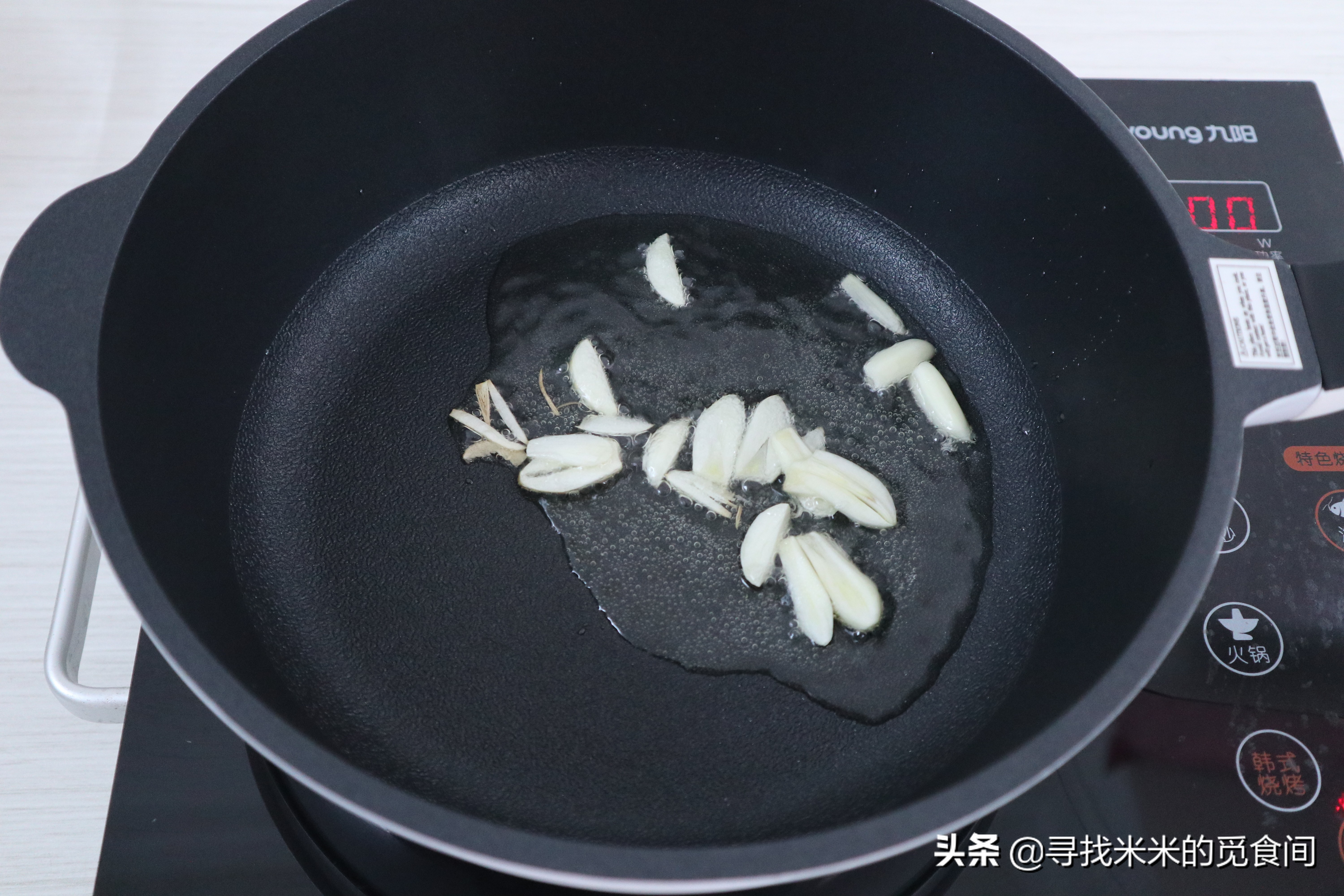 韭菜炒豆芽怎么做才好吃，记住1个诀窍就够了，口感鲜嫩又爽脆