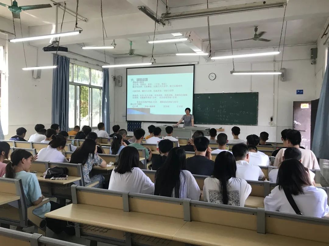 开学季 | 贺州学院继续教育学院开学了，我们在这里等你
