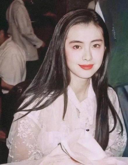 十位惊艳了时光的港片女神，有人早早退出娱乐圈，有人已离世多年
