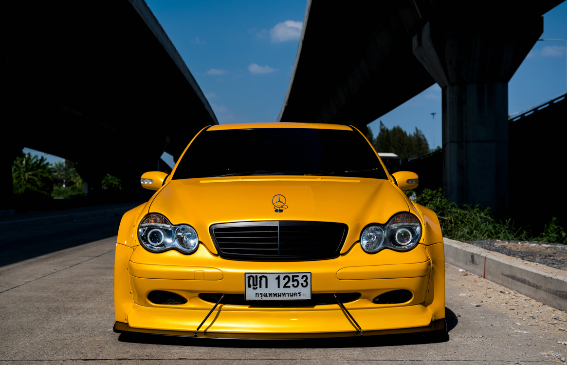 将一辆老款奔驰c180打造成拥有满满回头率的帅气姿态