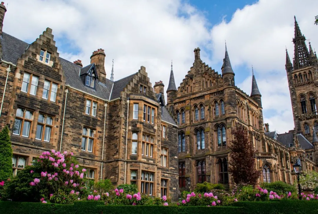2022年英国大学本科录取门槛更新:伯明翰、杜伦、利兹、诺丁汉