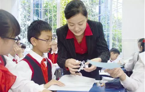 高工资私立教师能“有偿补课”，低工资公立教师却不能，公平吗？