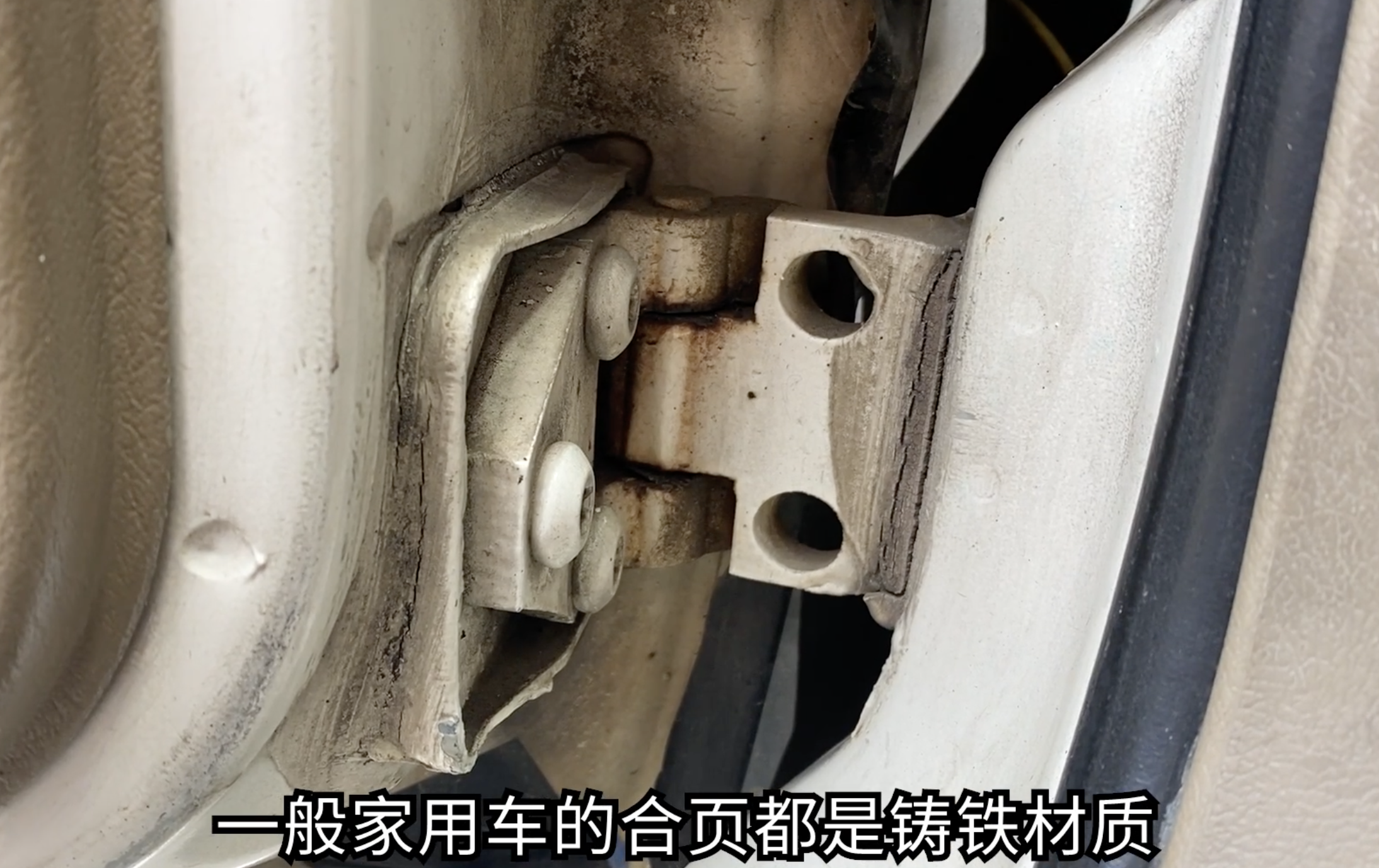 车主们别错过！这5个家用车的保养，自己在小区就能做