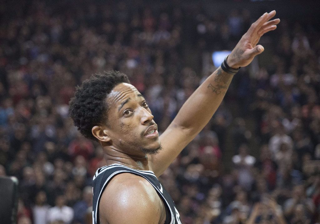 德罗赞重回多伦多,猛龙播放致敬视频,谁留意波波的举动?