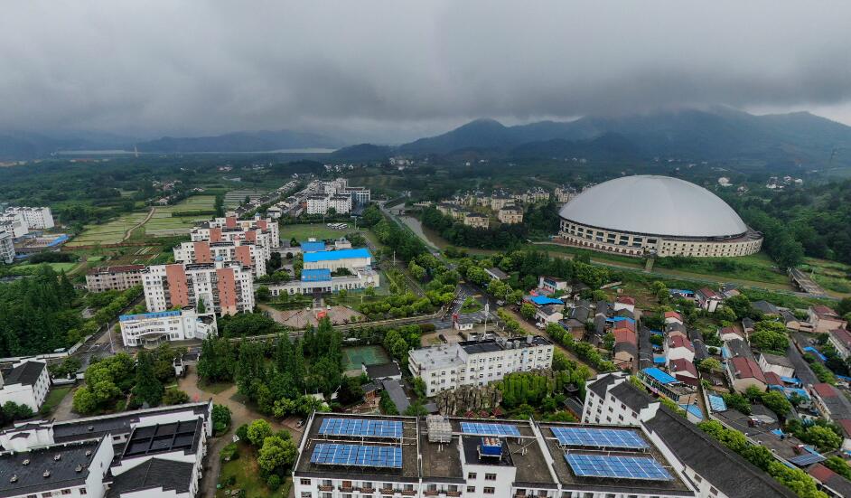 汤池镇城镇建成区面积约5平方公里,是庐江县数一数二的大镇