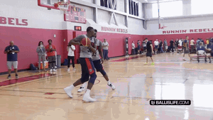 篮球最多有几条接缝（美国男篮集训时进行的1v1，有很多很好的技巧值得学习）