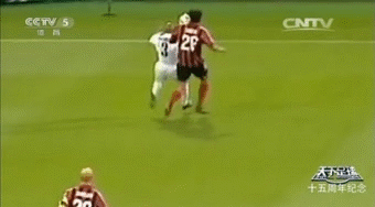 齐达内是哪年世界杯冠军（大师的绝唱！看34岁的齐达内这样征服世界 他如何站着不动过人）