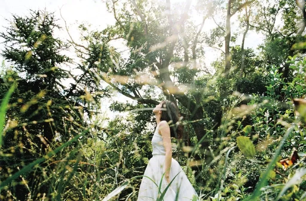 日本女神-新垣结衣美图写真(新垣结衣最新写真集，白裙、长腿，不露骨却撩人)