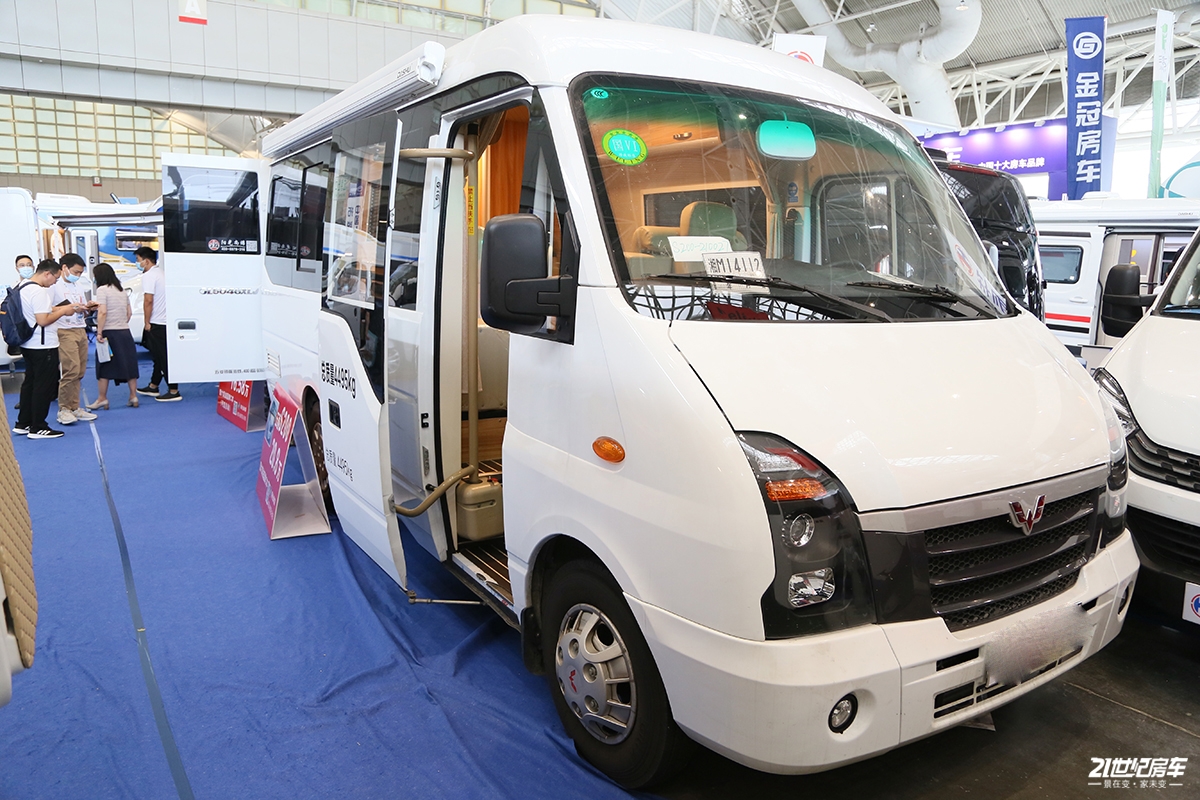 才20万出头!五菱s200专用客车打造,适合全家老小出行